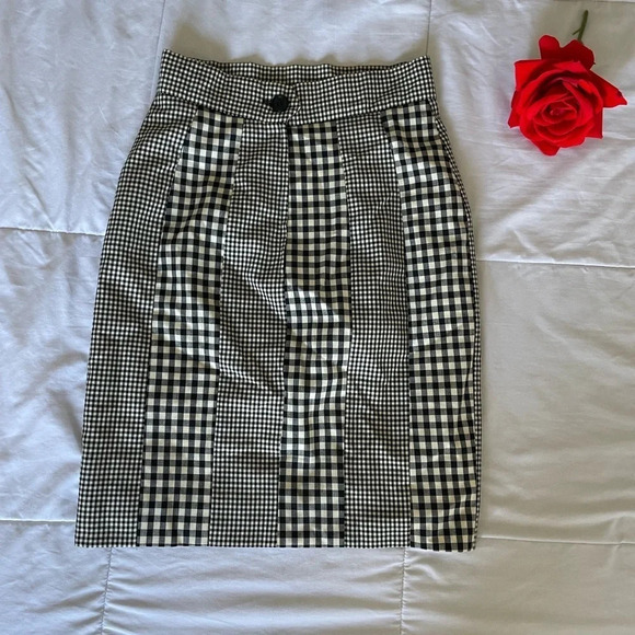 Moschino Cheap and Chic plaid mini skirt - Picture 2 of 7